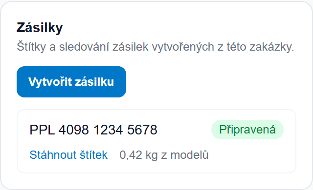 Zásilka u zakázky — štítek a sledovací číslo